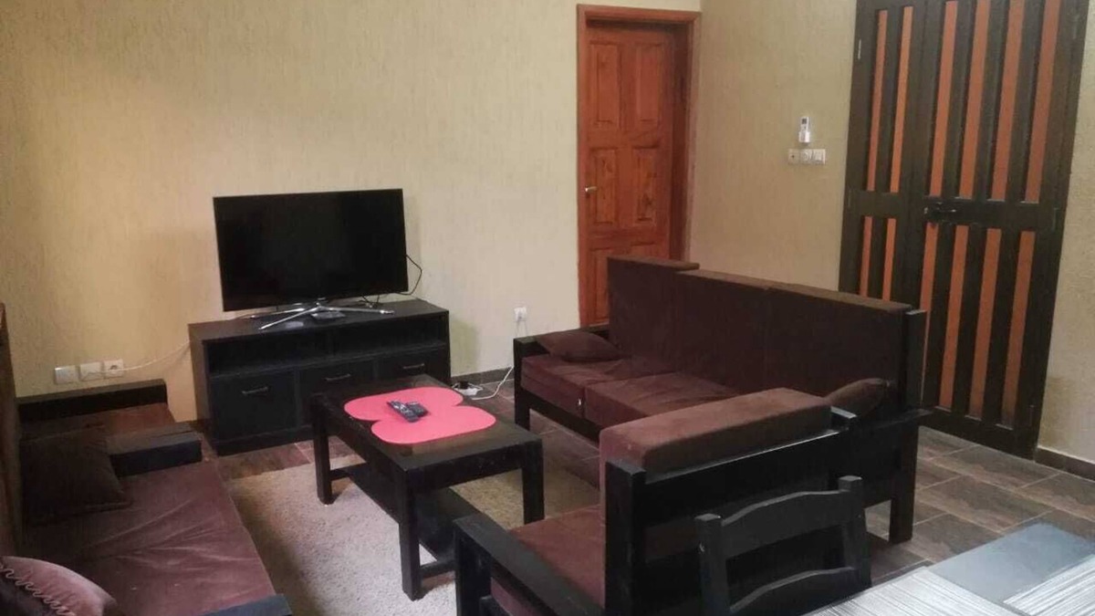 Lome Apartment | Charming 2 Bedroom Apartment - Quiet , 5mn to beach. Free fast wifi
