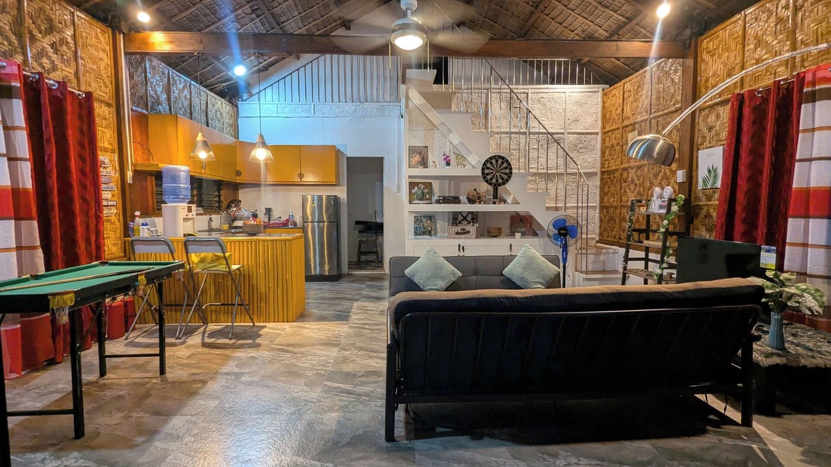 Dumaguete House | Charming 2-bedroom beach house with AC, WiFi in delightful Bacong