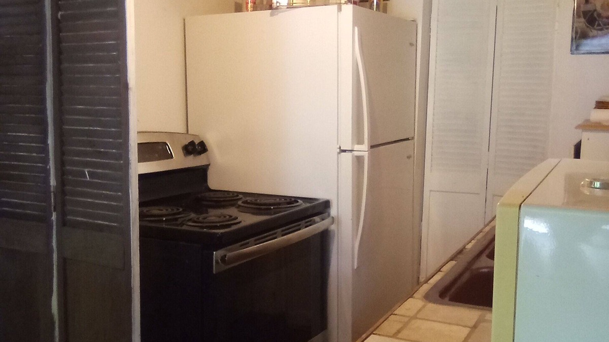 Tignall House | Charming 2-bedroom bungalow. Walking distance to the lake and pet friendly.