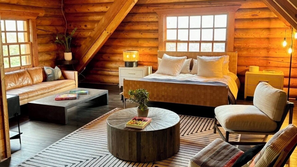 Stallion Springs Cabin | Charming 2-bedroom cabin with WiFi, AC in brilliant Tehachapi