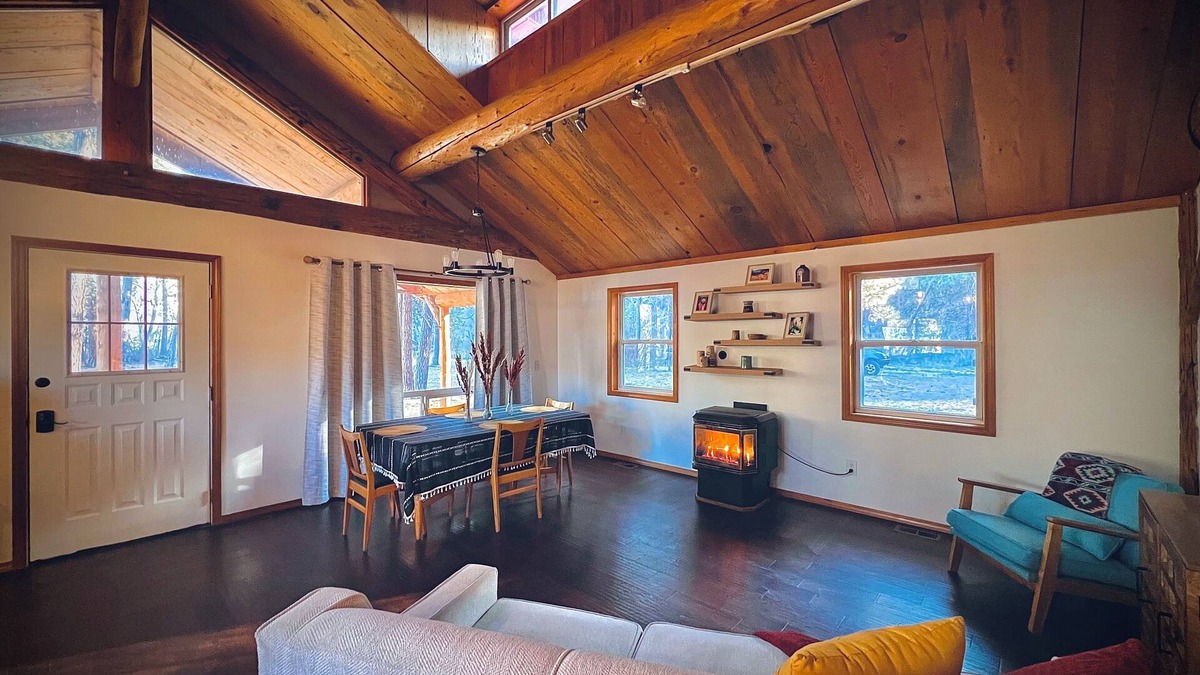 Dayton Cabin | Charming 2-bedroom cabin near Bluewood Ski Resort