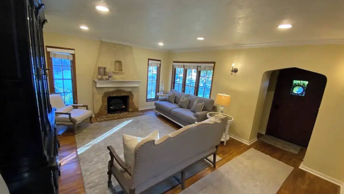 Bountiful Cottage | Charming 2-bedroom cottage in Bountiful with WiFi and AC