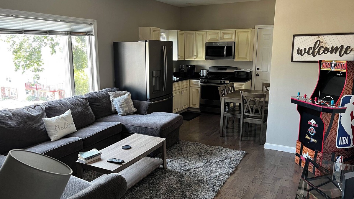 Chelsea Condo | Charming 2-bedroom condo in delightful Chelsea with WiFi, AC