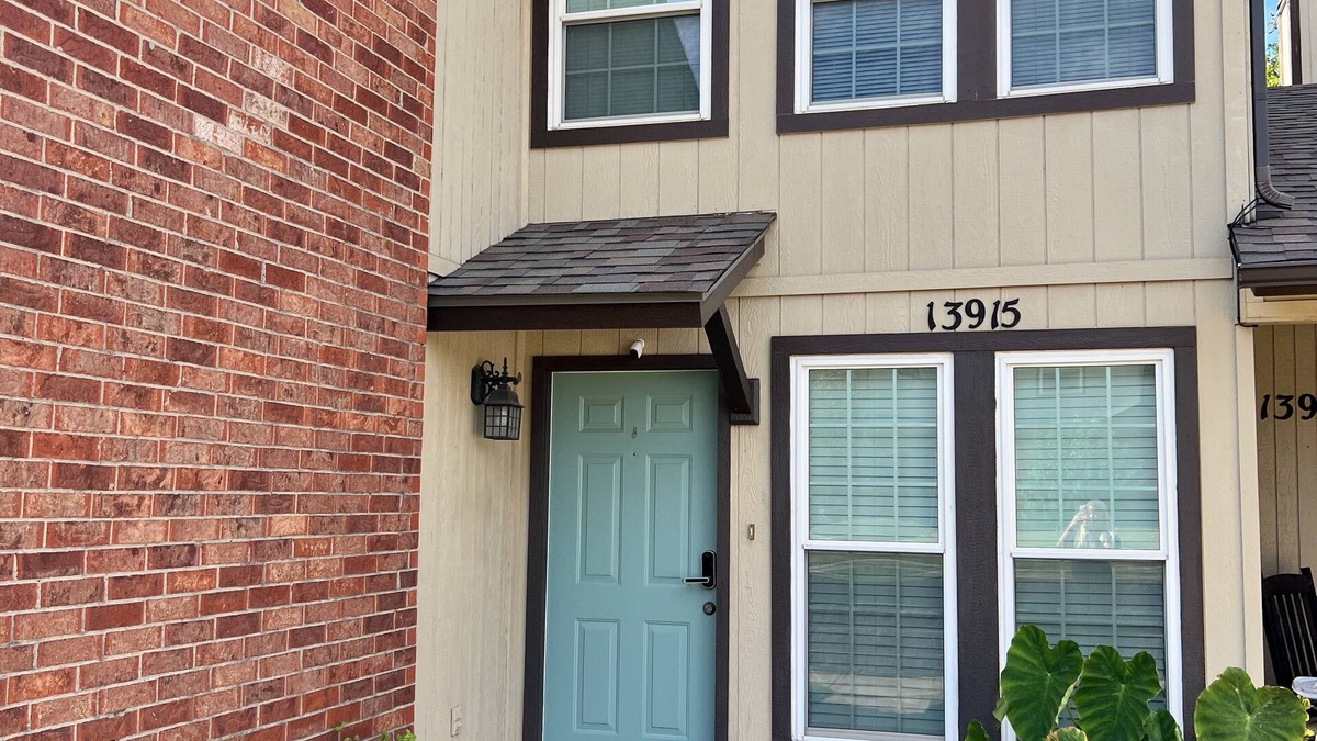 Edmond Condo | Charming 2-bedroom condo with WiFi, AC in lovely Edmond