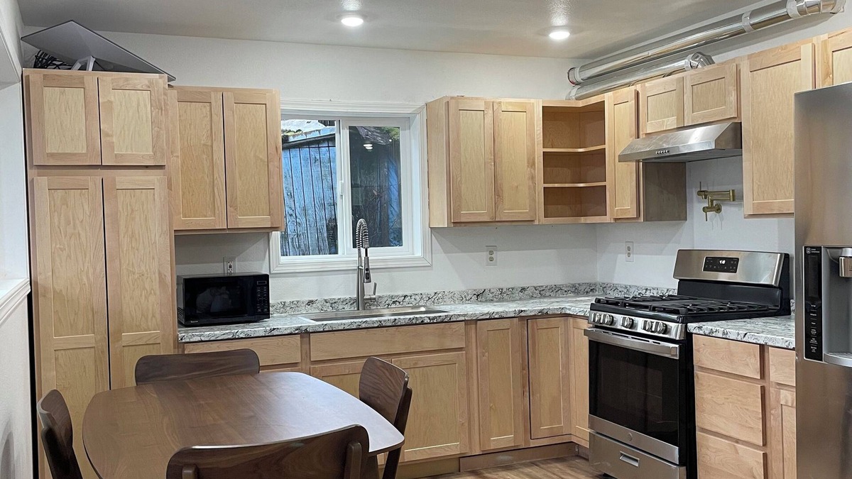 Hoonah Condo | Charming 2-bedroom condo near Hoonah harbor. full kitchen, sleeps 5 with WiFi.