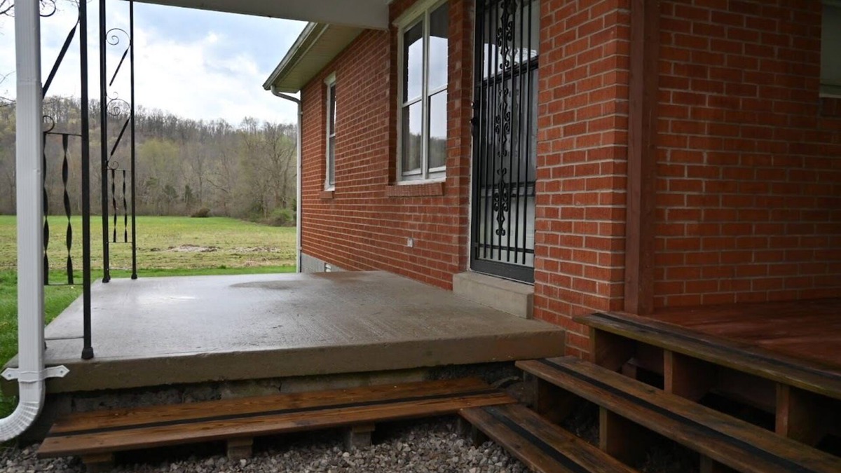 Waynesburg Cottage | Charming 2-bedroom cottage in Brodhead with WiFi and AC