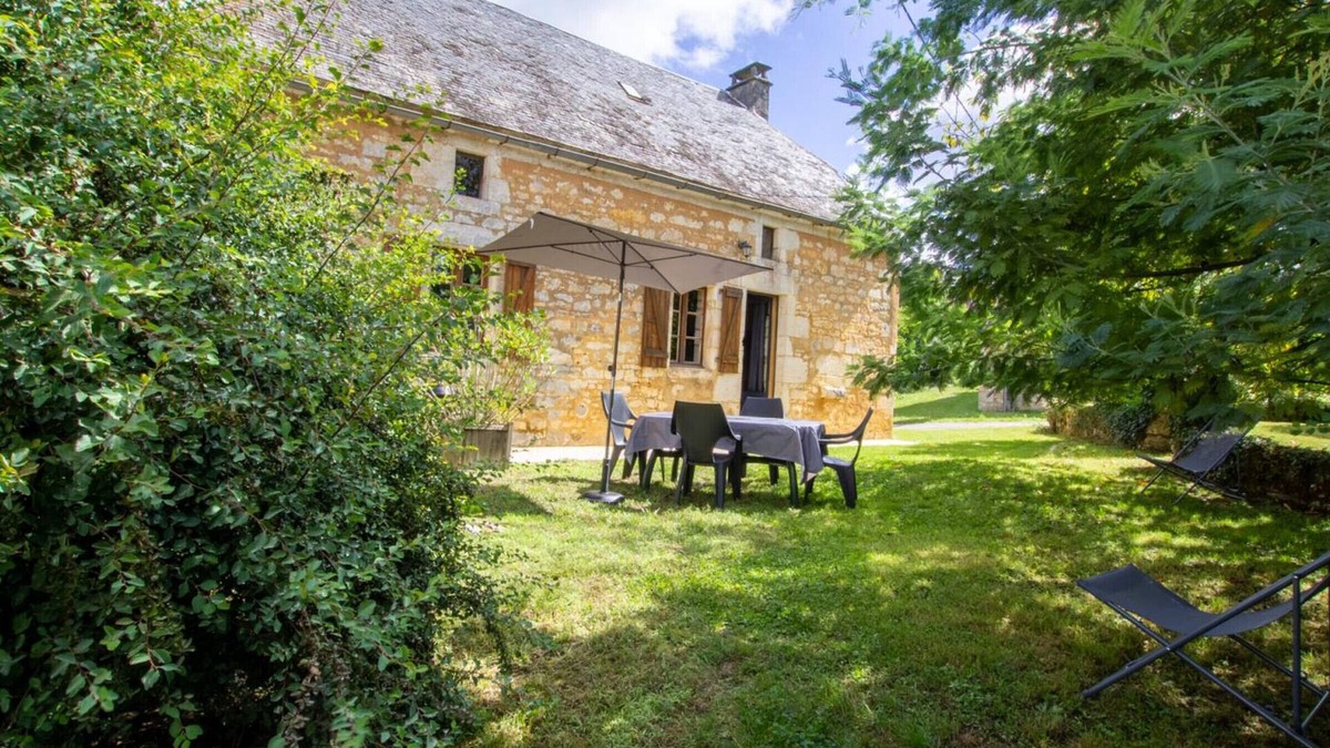 Borreze Cottage | Charming 2-Bedroom Cottage with Modern Comfort in Peaceful Hamlet near Sarlat