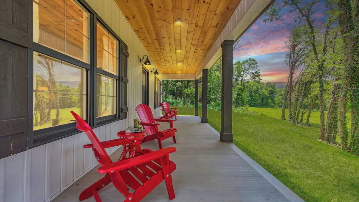Walland Cottage | Charming 2-bedroom cottage with Hot tub, Fire Pit, WiFi, AC in Walland
