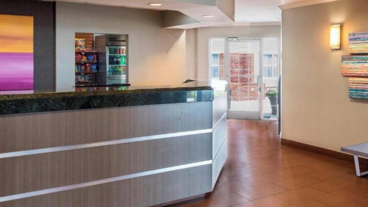 Huntsville House | Charming 2-bedroom extended stay/FAST WIFI/fitness room/Pet friendly/Central