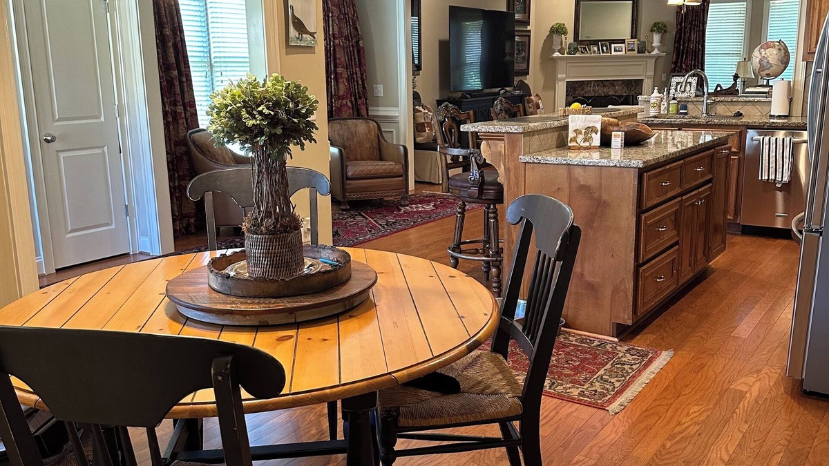 Auburn House | Charming 2-bedroom Game Day home close to campus and downtown Auburn