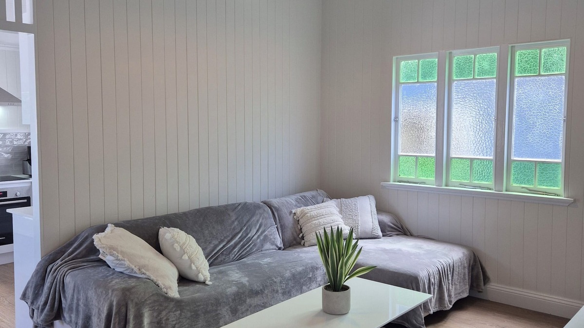 Wynnum House | Charming 2-bedroom getaway with pool
