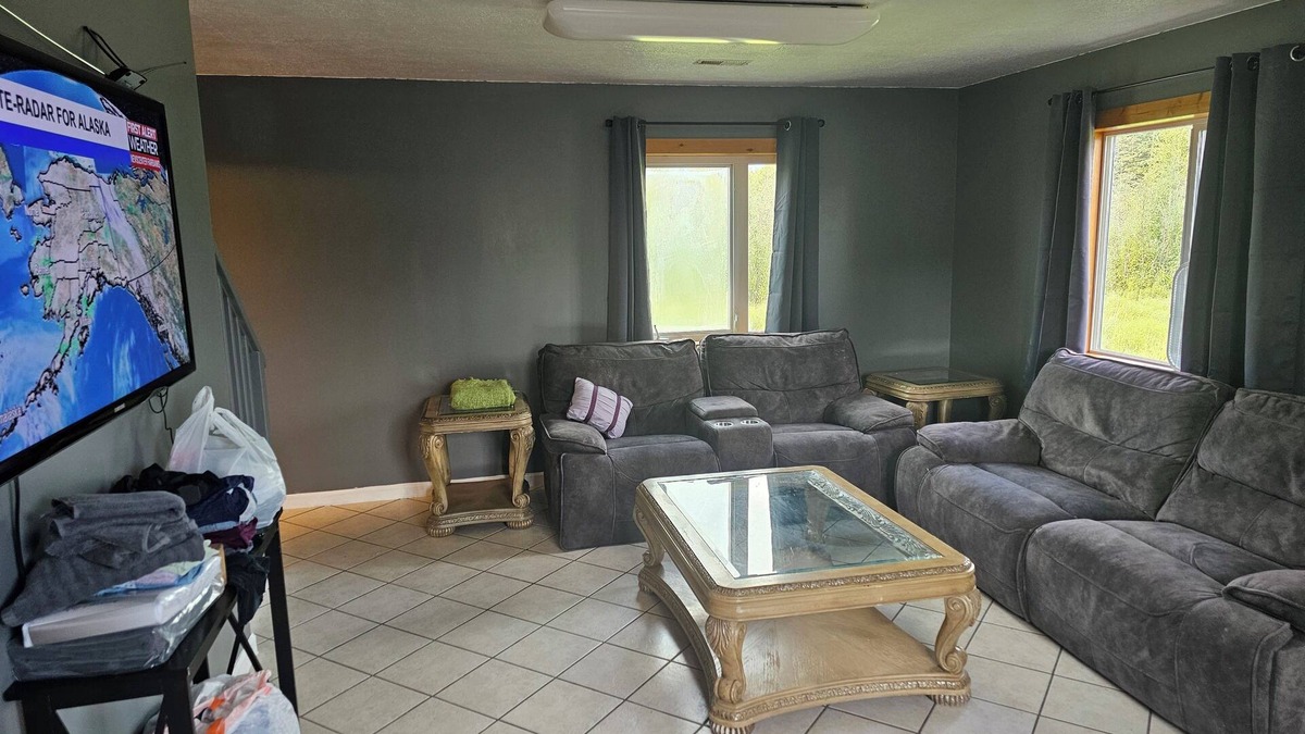 Fairbanks House | Charming 2-bedroom house just 12 miles from airport with spectacular auroras.