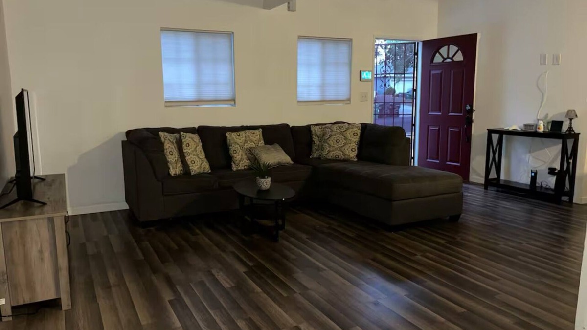 Lancaster House | Charming 2-bedroom house with WiFi and AC in Lancaster