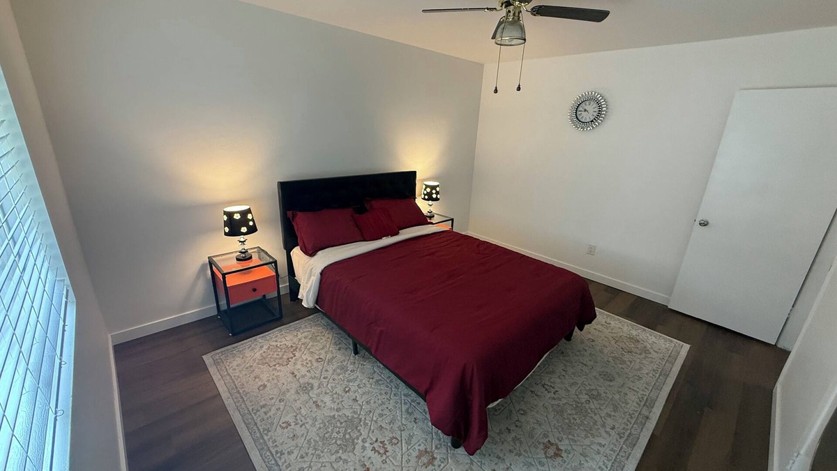 Arlington House | Charming 2-bedroom house in lovely Riverside with AC