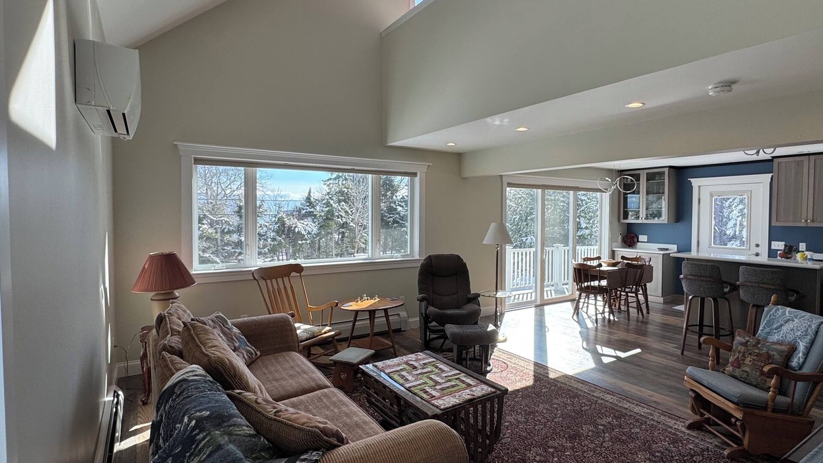 Spruce Head House | Charming 2-bedroom house in marvelous Spruce Head with WiFi, AC