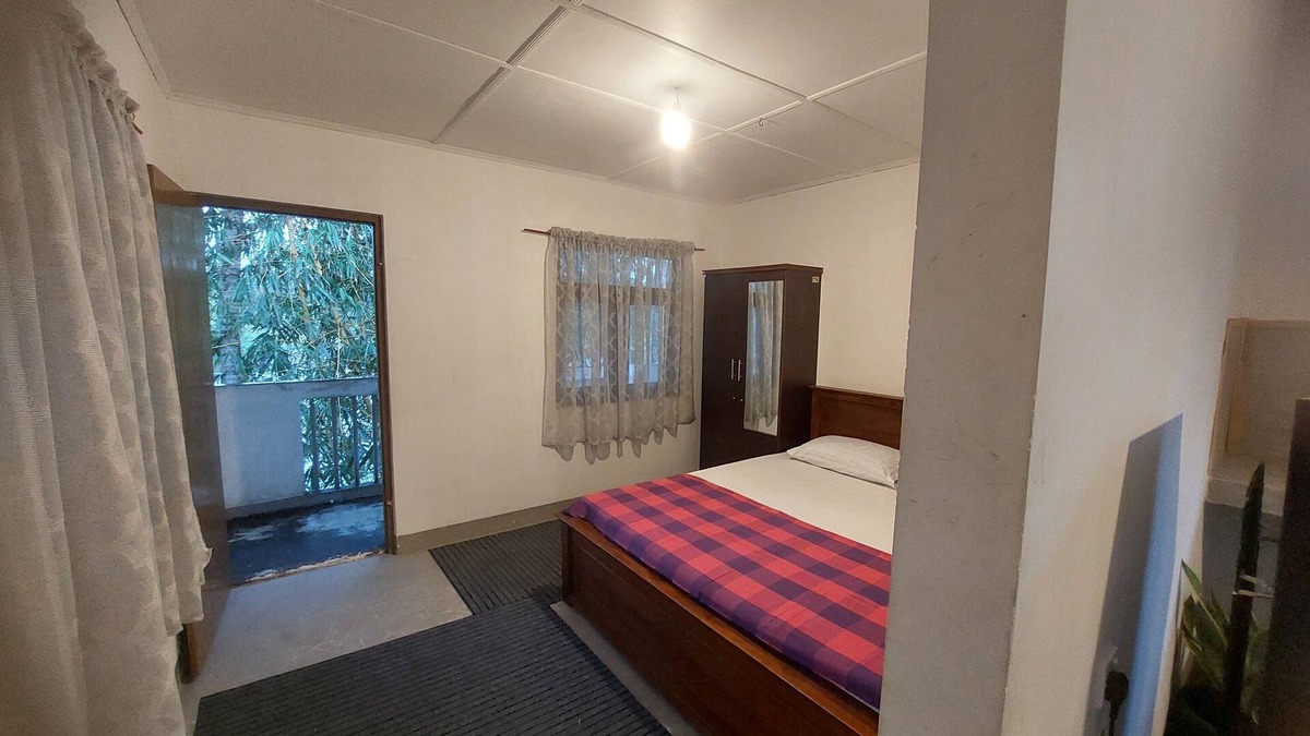 Kathaluwa House | Charming 2-bedroom house 700 m to beach with AC, WiFi in welcoming Ahangama