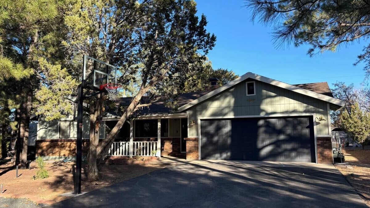 Show Low House | Charming 2-bedroom house with AC and WiFi in cool Show Low
