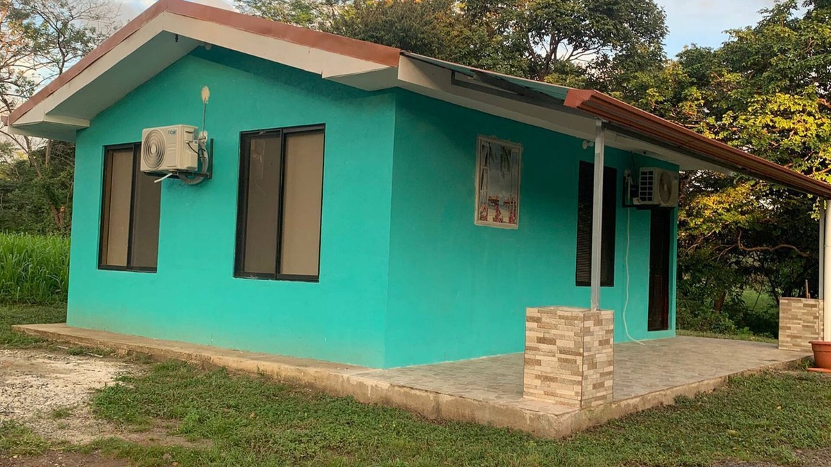 Bagaces House | Charming 2-bedroom house in enchanting Bagaces with WiFi, AC, FREE parkin