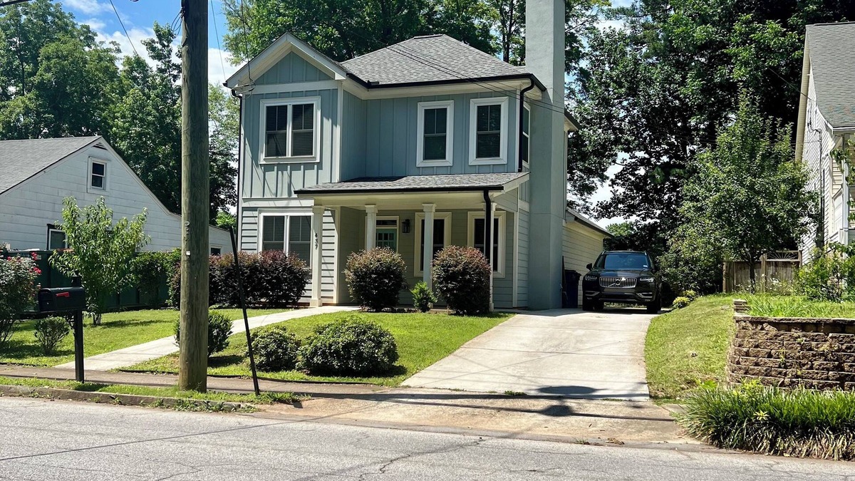 Hapeville House | Charming 2-bedroom house in fantastic Atlanta with WiFi, AC