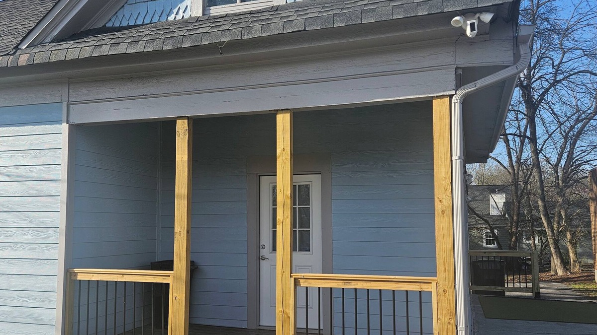 East Point House | Charming 2-bedroom house in beautiful Atlanta with WiFi, AC