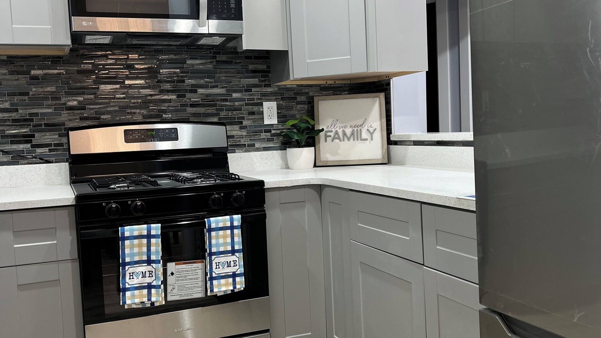 Detroit House | Charming 2-bedroom house in amazing Detroit with WiFi