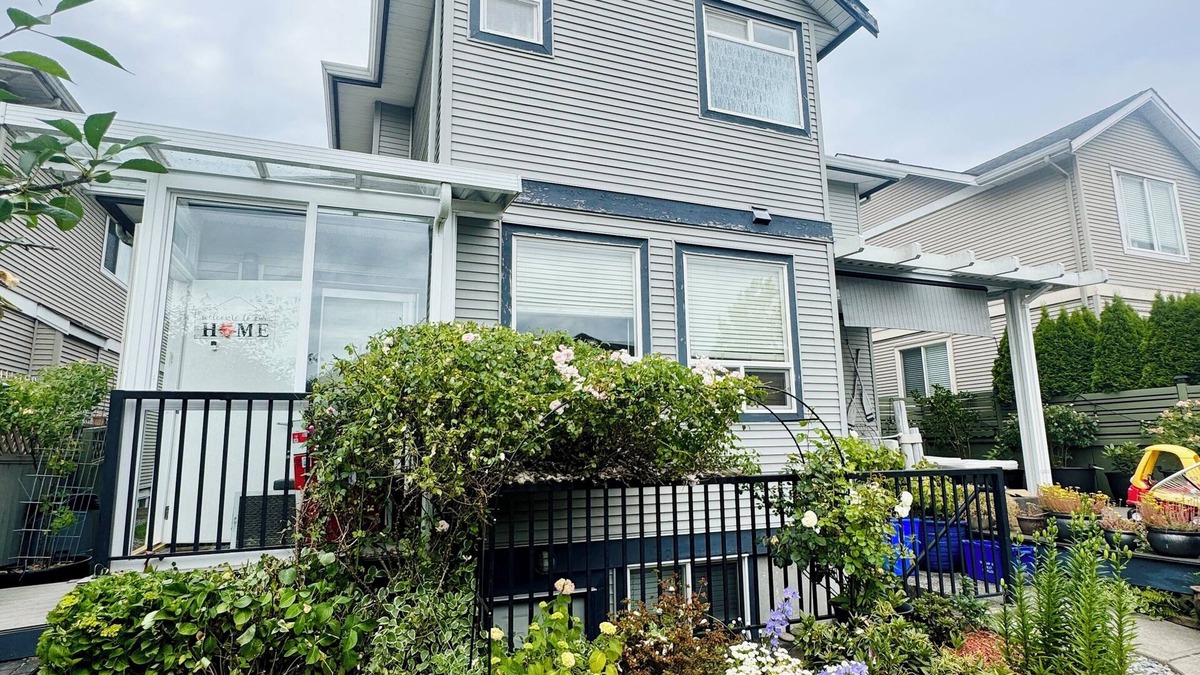 Southwest Gordon Estate House | Charming 2-bedroom house in cool Langley with Free Parking