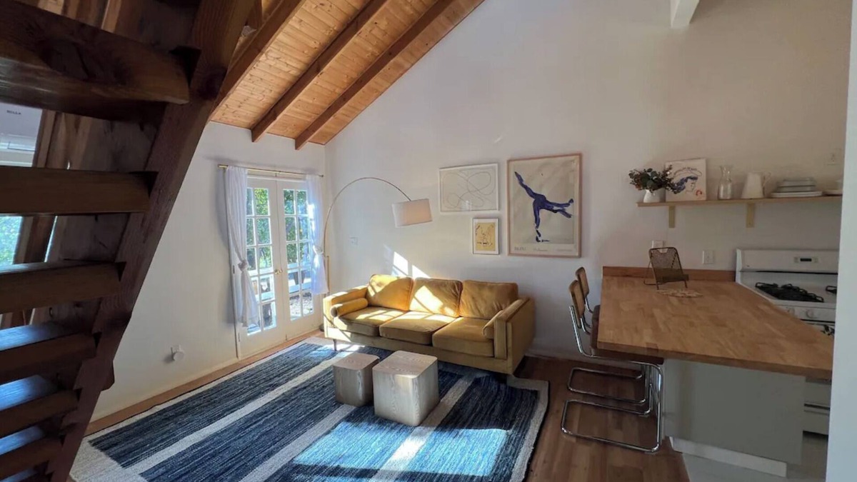 Ojai House | Charming 2-bedroom house in Ojai with views of an orange grove