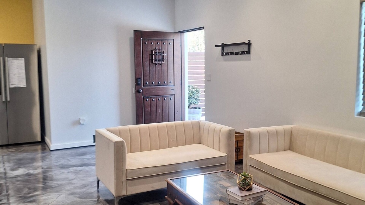 Azusa House | Charming 2-bedroom house with WiFi, AC in Azusann