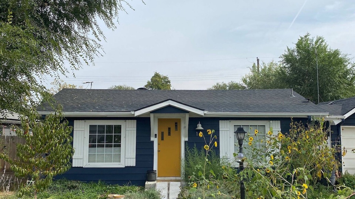 Depot Bench House | Charming 2-bedroom House - Near Downtown