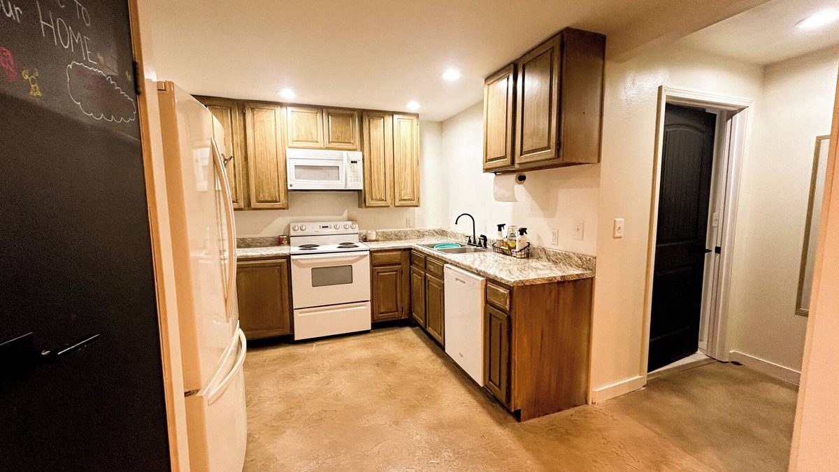Rolla House | Charming 2-bedroom house with WiFi, AC in enjoyable Rolla