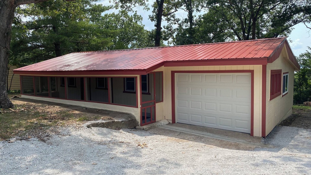 Warsaw House | Charming 2-bedroom house with WiFi and AC in Warsaw close to launch ramps