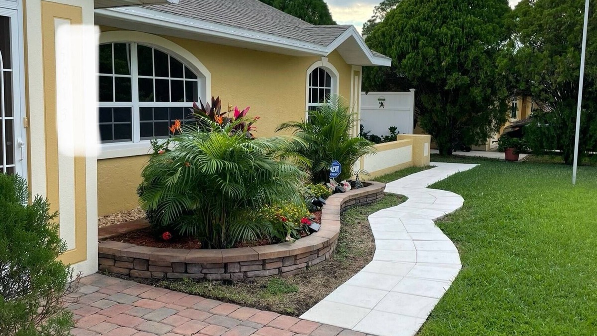Sun 'N Lake House | Charming 2-bedroom in Sebring with AC and Wi-Fi, with serene country atmosphere