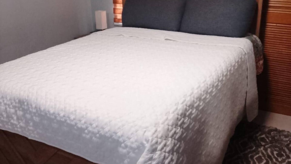 Rhyne Park Village House | Charming 2-bedroom house with AC in Montego Bay, Rhyne Park just ocean views, go