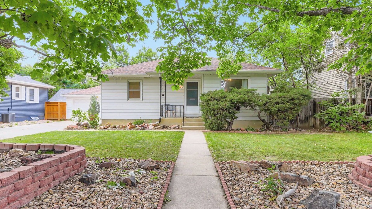 Longmont House | Charming 2-bedroom near downtown Longmont with AC Fully Remodeled