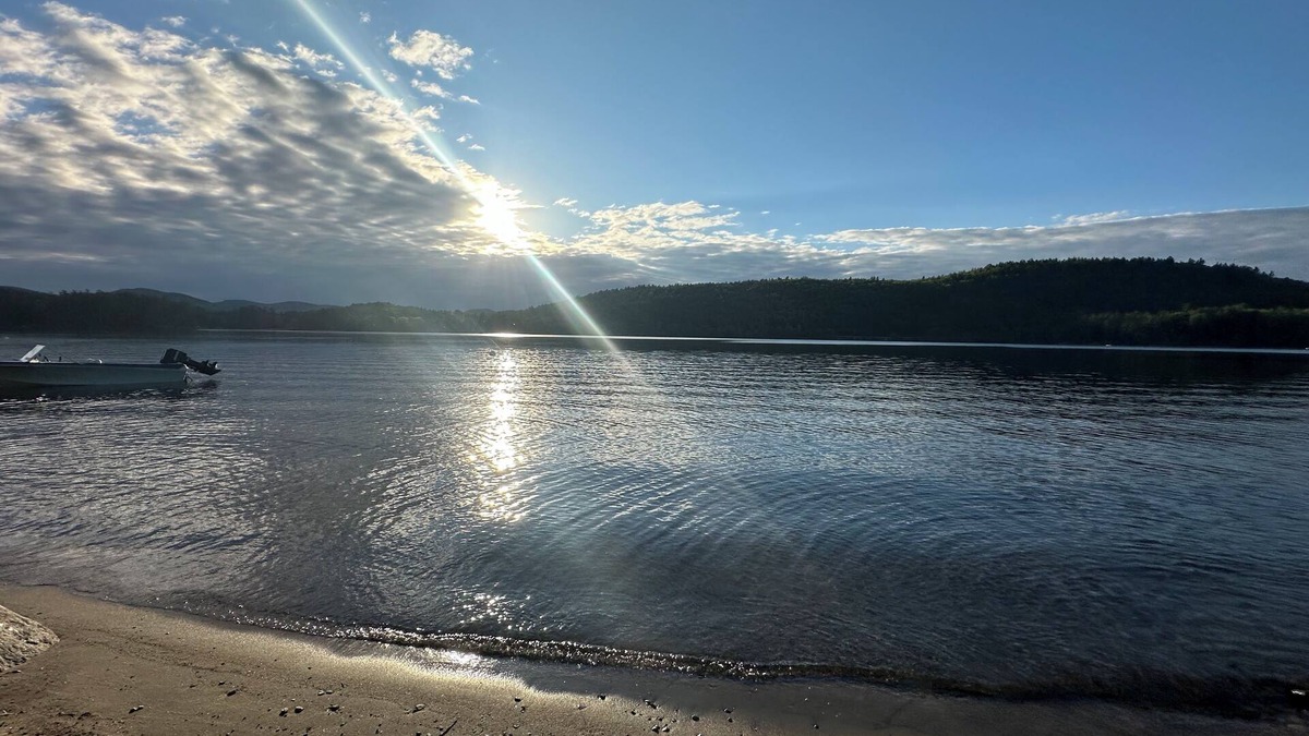 Adirondack House | Charming 2-bedroom plus house in Adirondack with Lake frontage , dock , AC, WiFi