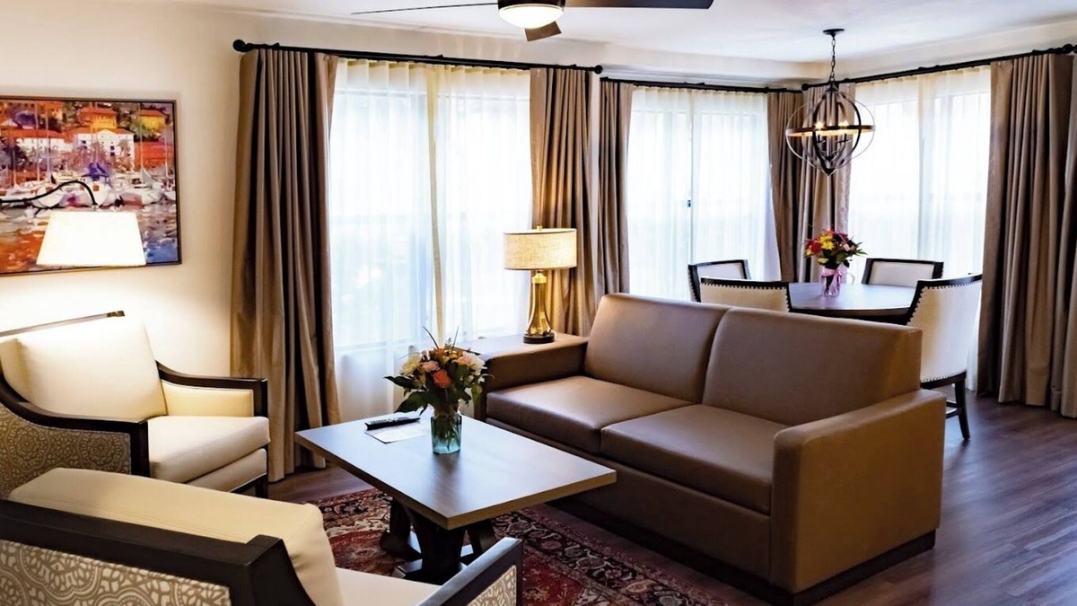Las Vegas Resort | Charming 2-bedroom resort in superb Las Vegas with AC, fitness room, WiFi