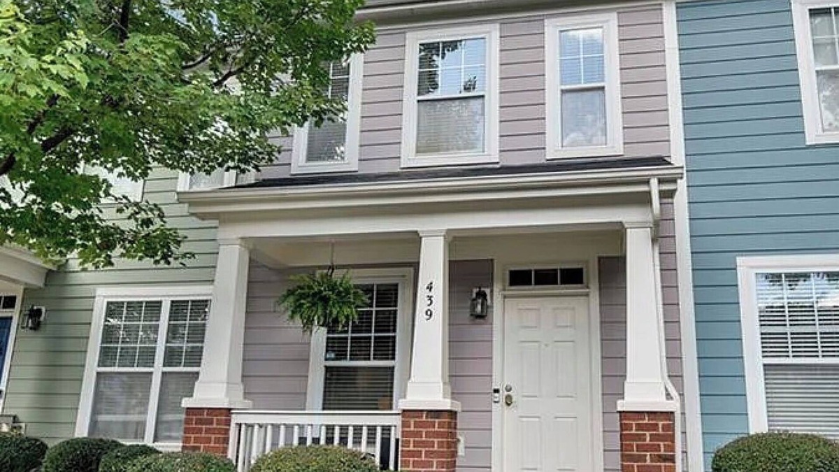 Wesley Heights House | Charming 2 bedroom townhome, on greenway & walking distance to stadiums/uptown