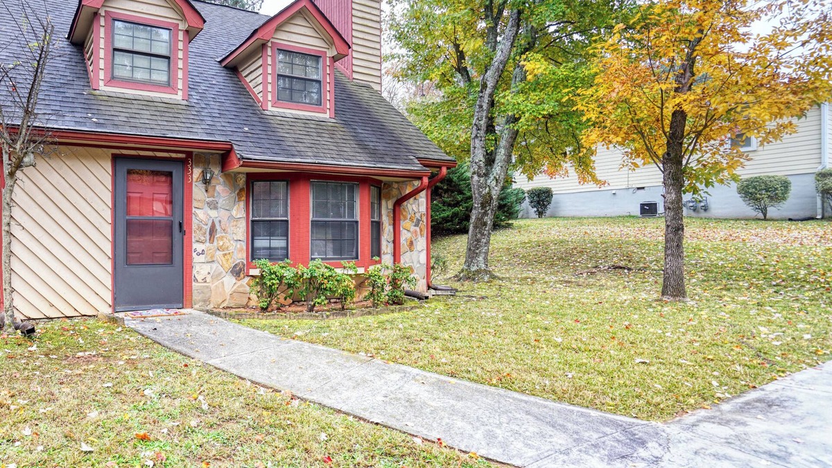 Marietta House | Charming 2-bedroom townhome with AC, WiFi in enjoyable Marietta
