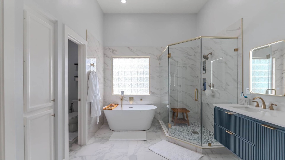 Washington Ave./ Memorial Park House | Charming 2-bedroom townhome with WiFi, AC in amazing Houston