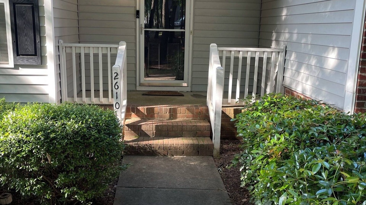 Southwest Raleigh House | Charming 2-bedroom townhome in wonderful Raleigh with WiFi, AC