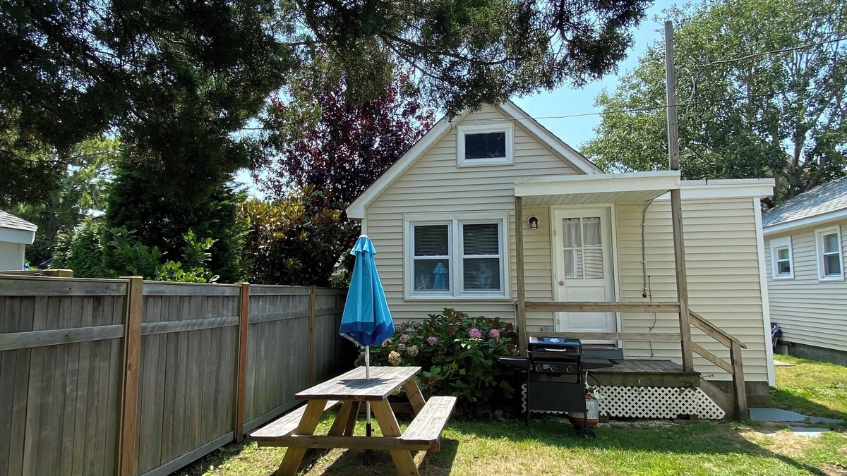 Beach Haven Cottage | Charming 2-bedroom cottage in delightful Beach Haven