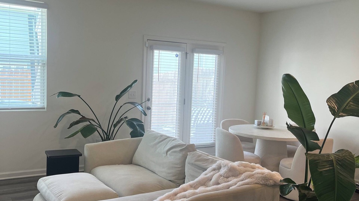 Cartersville Condo | Charming 2-bedroom condo in peaceful Cartersville with Neighborhood Coffee Shop