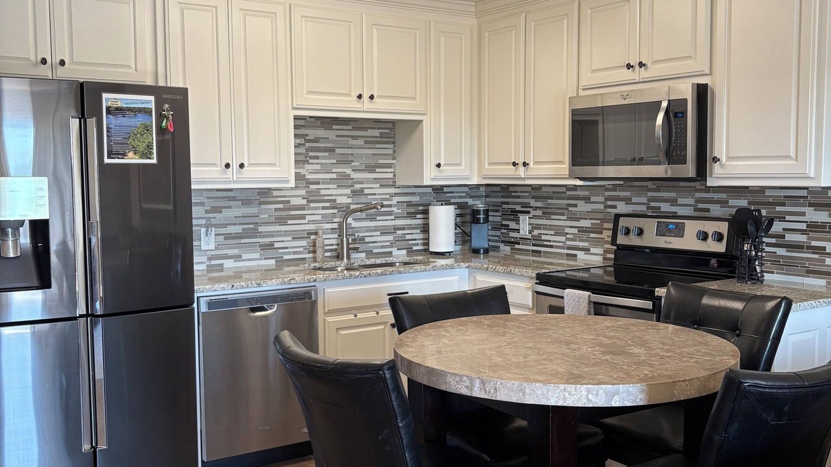 Mid America Apartment | Charming 2-bedroom pet-friendly apartment in beautiful Hot Springs with WiFi, AC