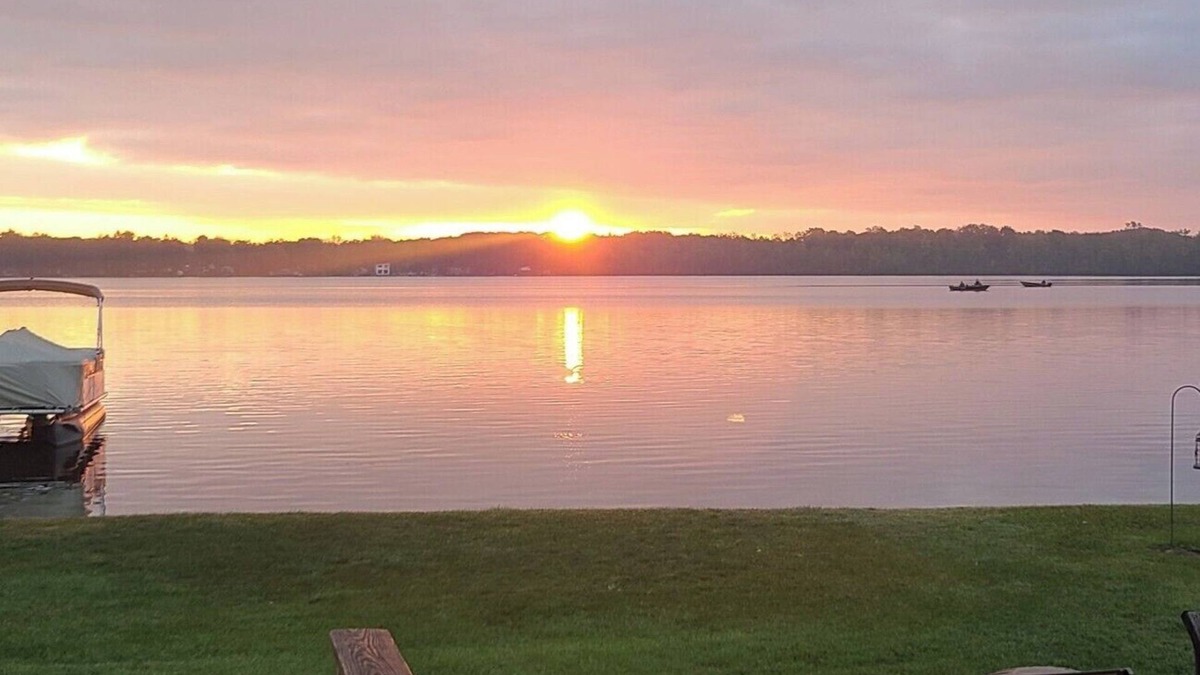Lake Odessa Cottage | Charming 2-bedroom cottage with AC in Lake Odessa