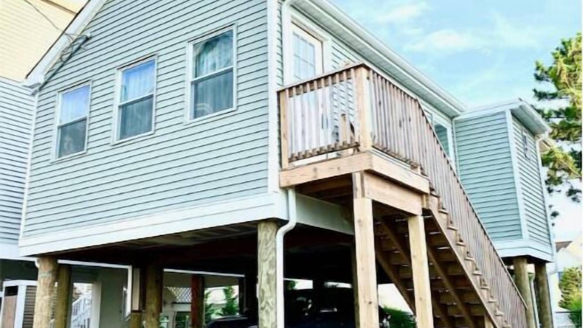 Normandy Beach Resort | Charming 2-bedroom resort with WiFi, AC in Mantoloking