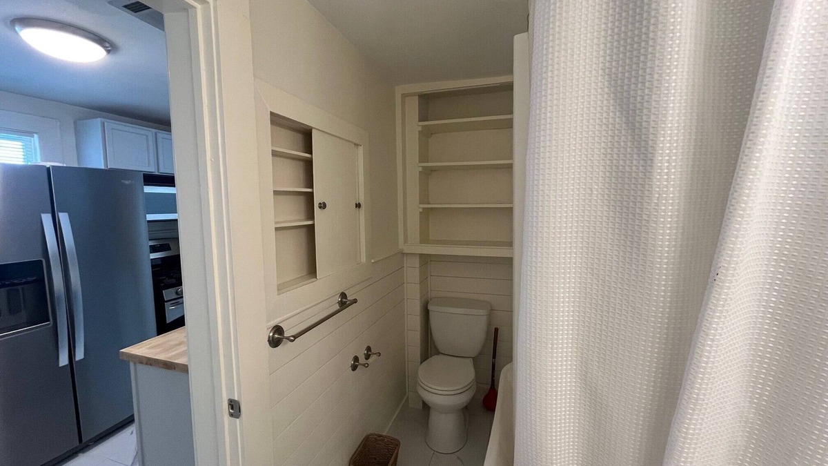 Fairgrounds House | Charming 2-bedroom house in awesome New Orleans with WiFi, AC