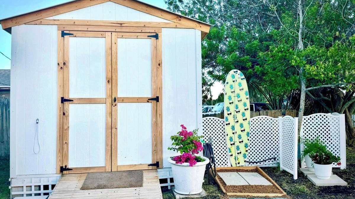 Ocean Breeze Circle Cottage | Charming 2-bedroom Beach Cottage Steps from the Sand!