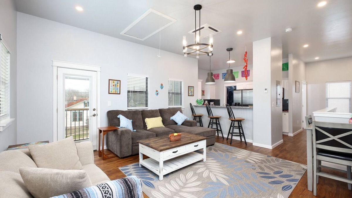 Near East Side House | Charming 2-bedroom house in brilliant San Antonio with WiFi, AC