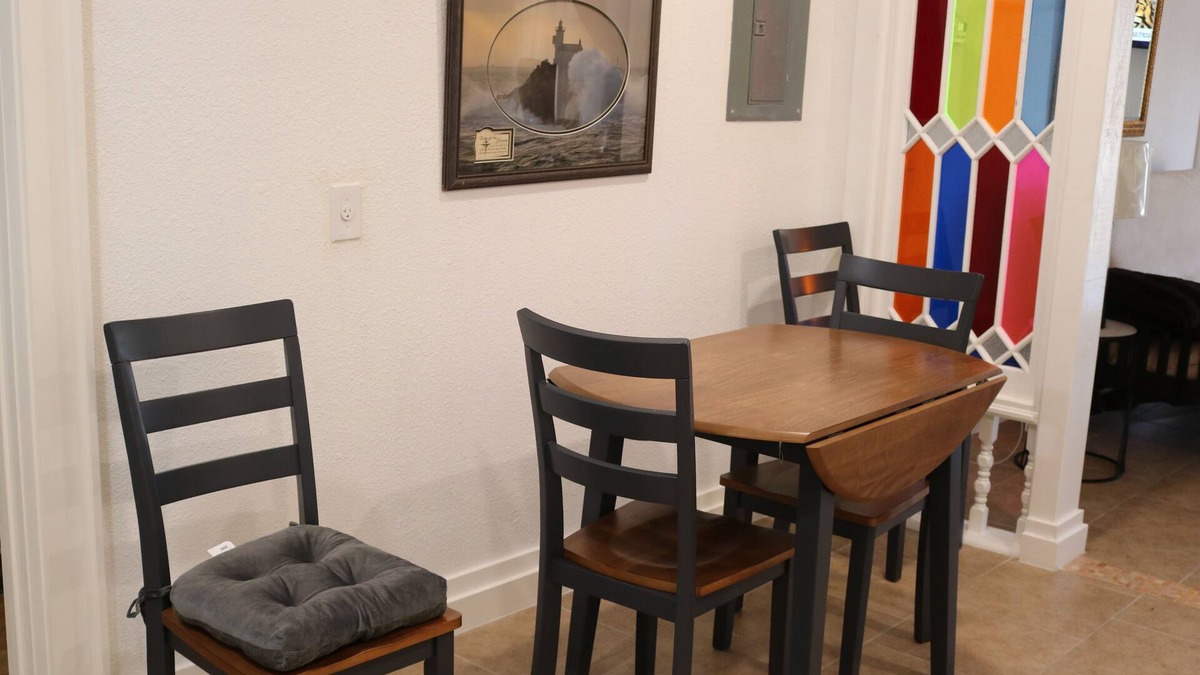 Eastside Promise Neighborhood House | Charming 2-bedroom house in fantastic San Antonio with WiFi, AC