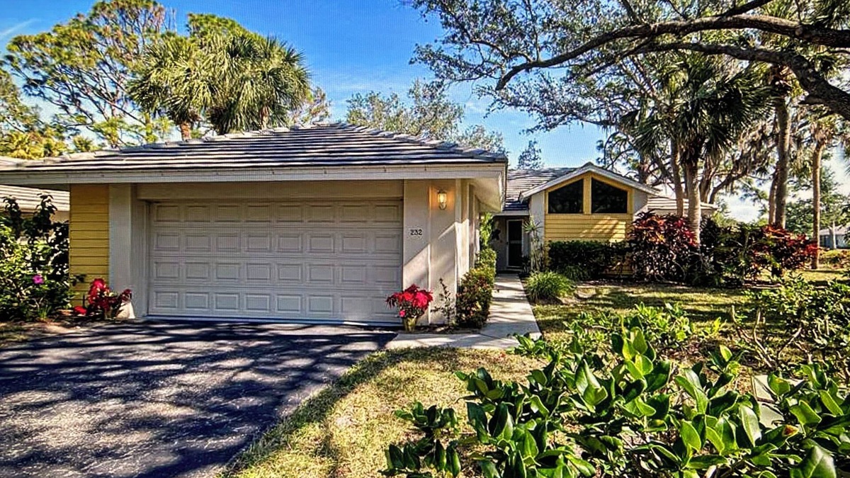 Plantation Villa | Charming 2-bedroom villa with AC in Venice Plantation Golf and Country Club